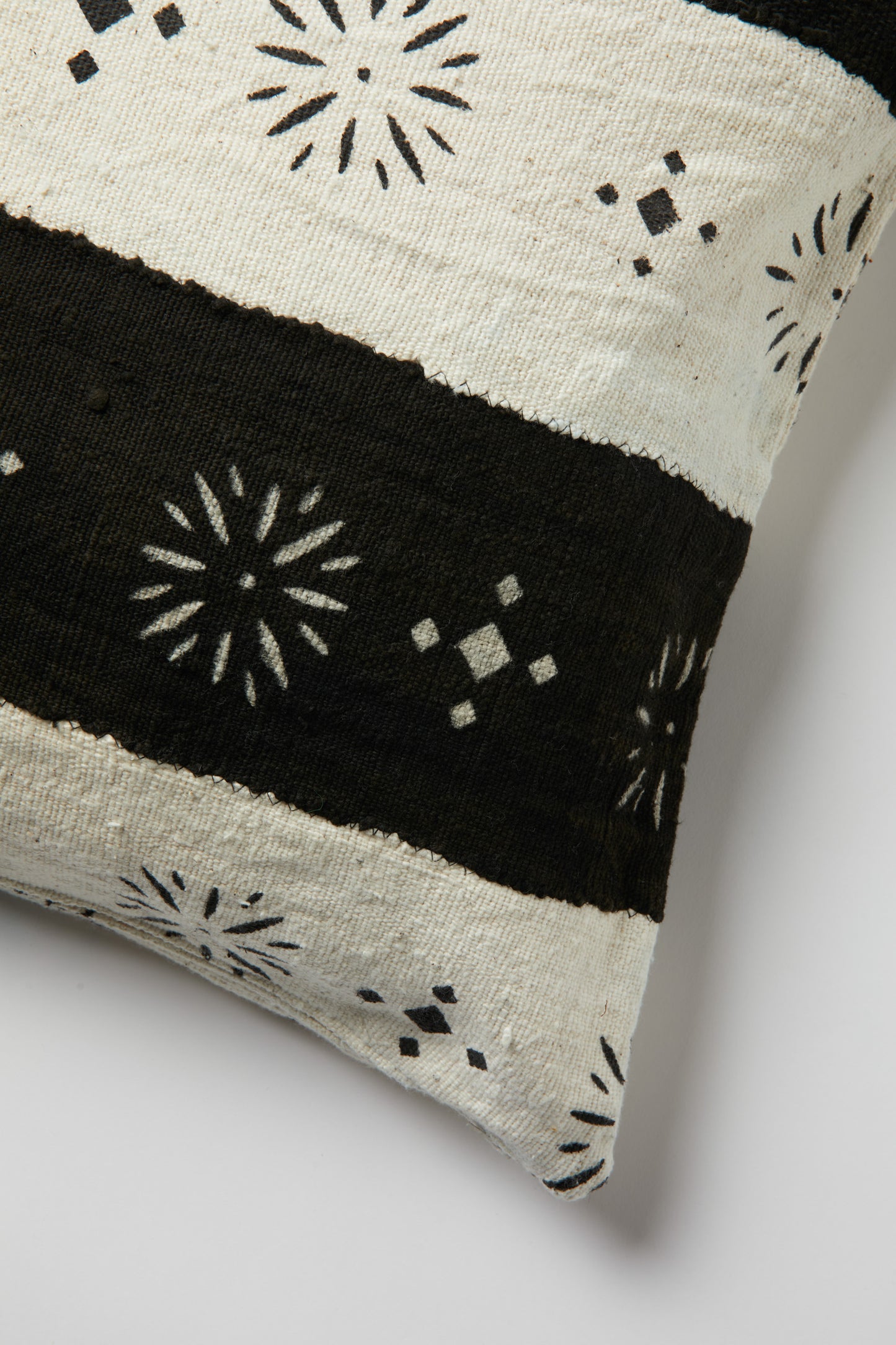 Chigai Cushion