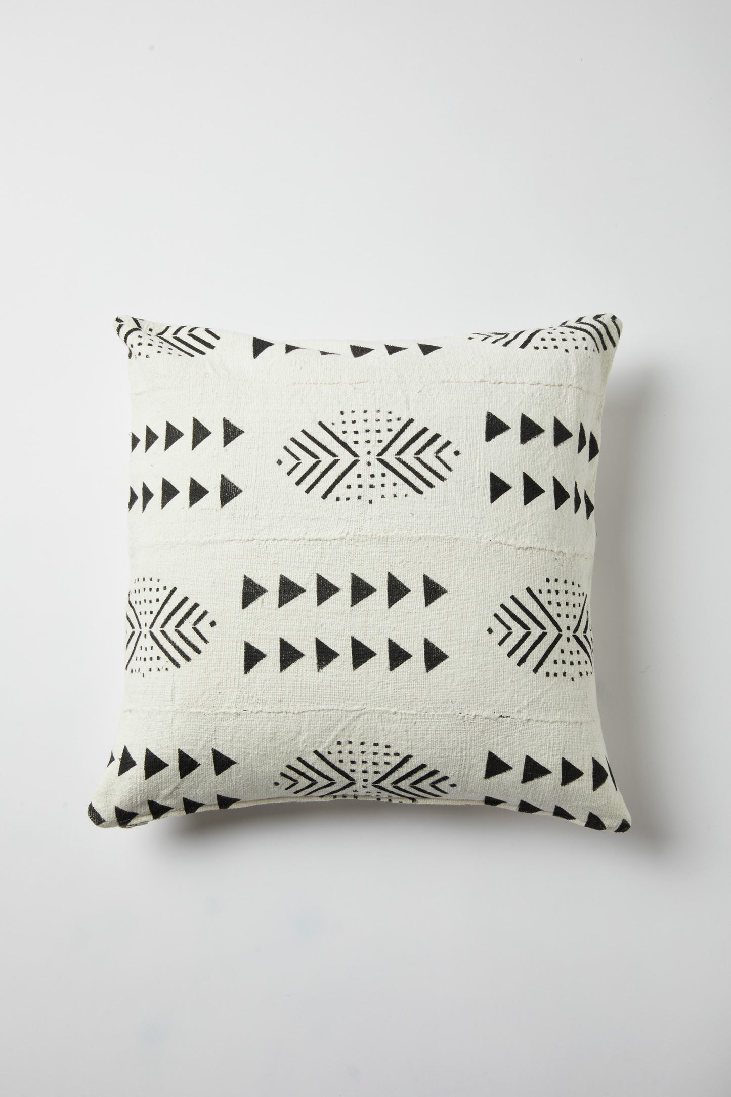 Motalaat Cushion